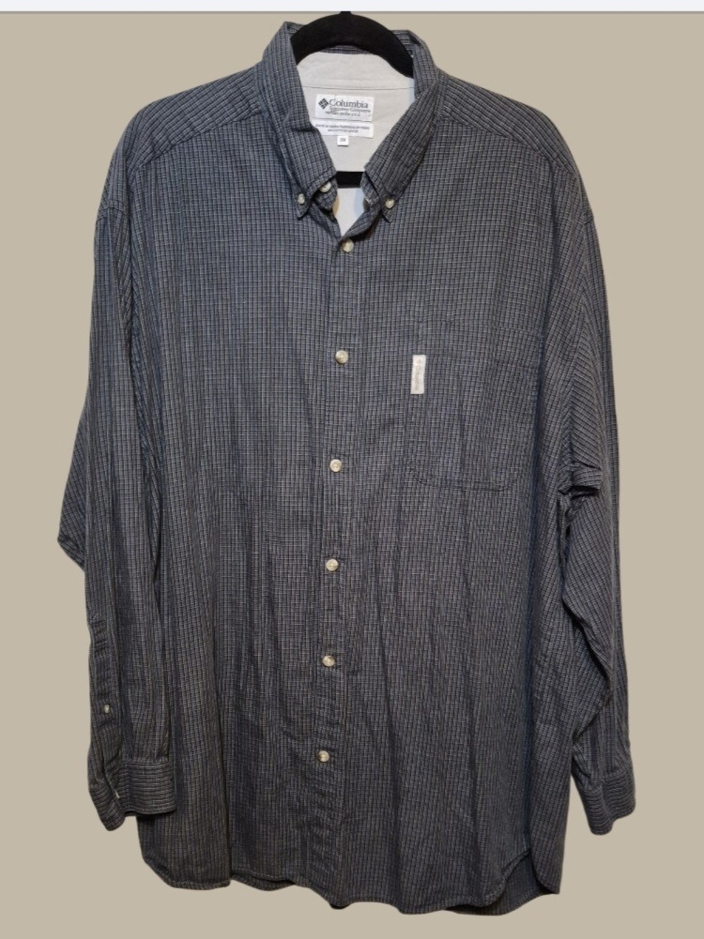 Columbia Men's Dark Blue Check Long-Sleeve Button-Down Shirt
